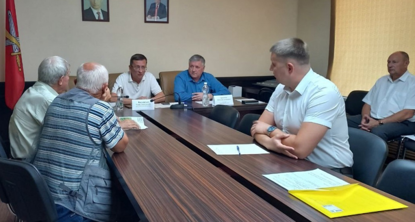 Роман Калентьев провел личные встречи с жителями Нижнеломовского района