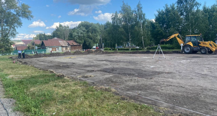 В Кузнецке у школ № 4 и №17 начали строить спортивные площадки 