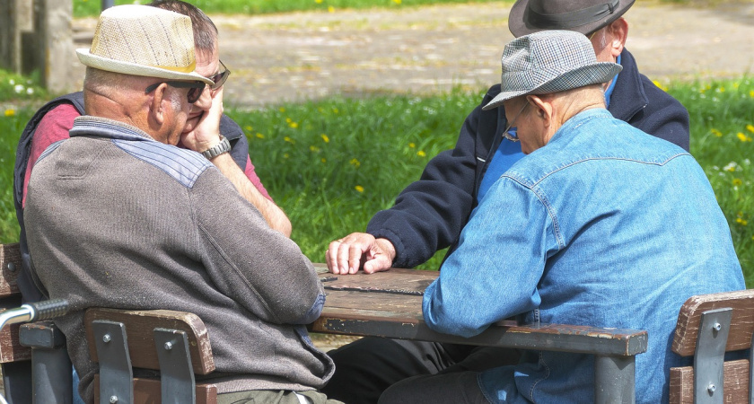 Пенсионный возраст снижают на 5 лет: озвучена единственная категория везунчиков