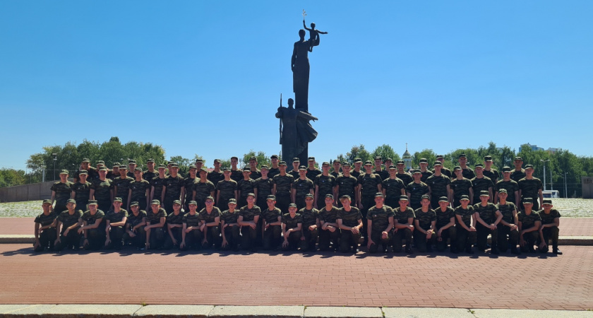 Для участников сборов "Гвардеец" провели экскурсию по Пензе 