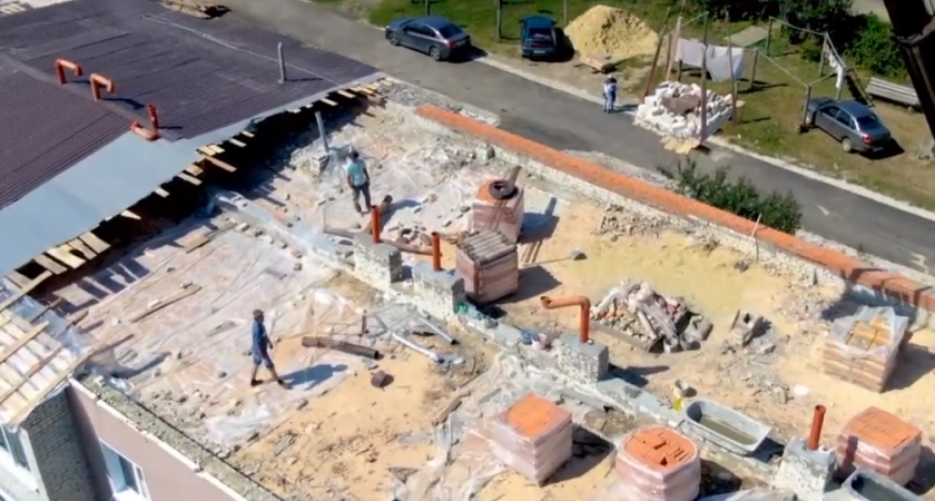 Олег Мельниченко проверил ход восстановительных работ многоквартирных домов в Никольске