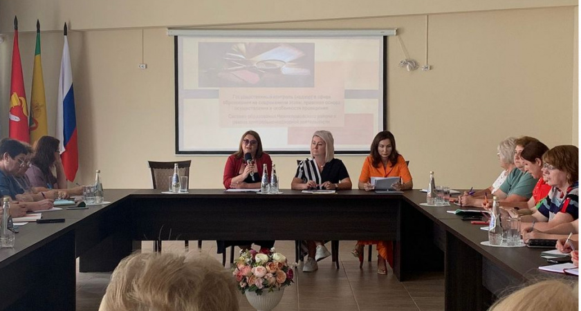 В Нижнем Ломове проведен семинар для руководителей образовательных организаций