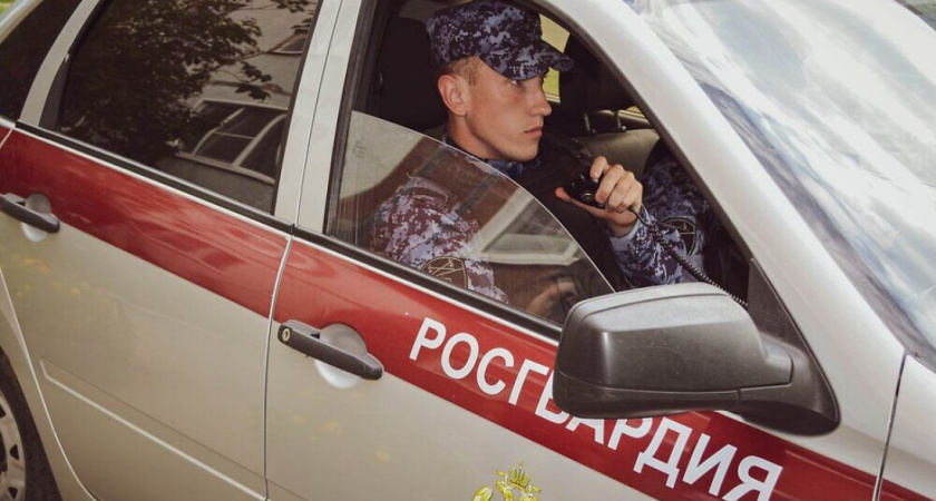 В Пензе задержали мужчину, который устроил драку с двумя девушками у бара 