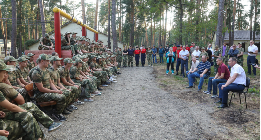 Мельниченко ответил на вопросы во время посещения учебно-тренировочных сборов бойцов отряда «Тигр»