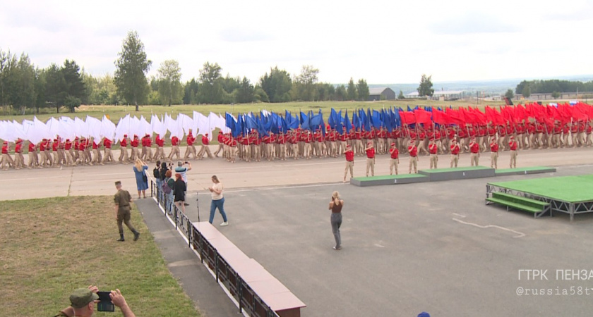 В Пензе показали самолетов-амфибий авиашоу на закрытии сборов «Гвардеец»