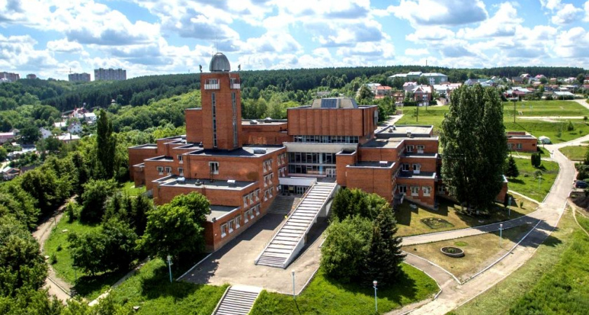 Площадку у Дома пионеров в Пензе заасфальтируют не ранее 2025 года