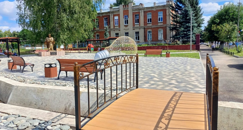 В Сердобске закончили благоустройство сквера Яблочкова и ул. Комсомольской