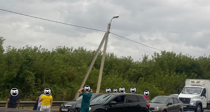 В Пензе из-за ДТП на трассе М5 образовалась пробка в обе стороны