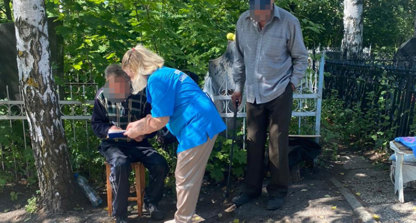 Соцработниками проведен рейд для помощи бездомным