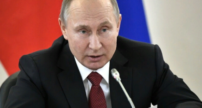 Все-таки деньги будут: российским школьникам выплатят по 10 000 рублей  к 1 сентября