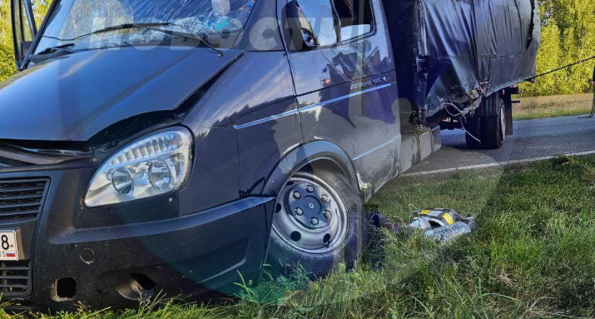 В Колышлейском районе Пензенской области  столкнулись ГАЗель и автогрейдер