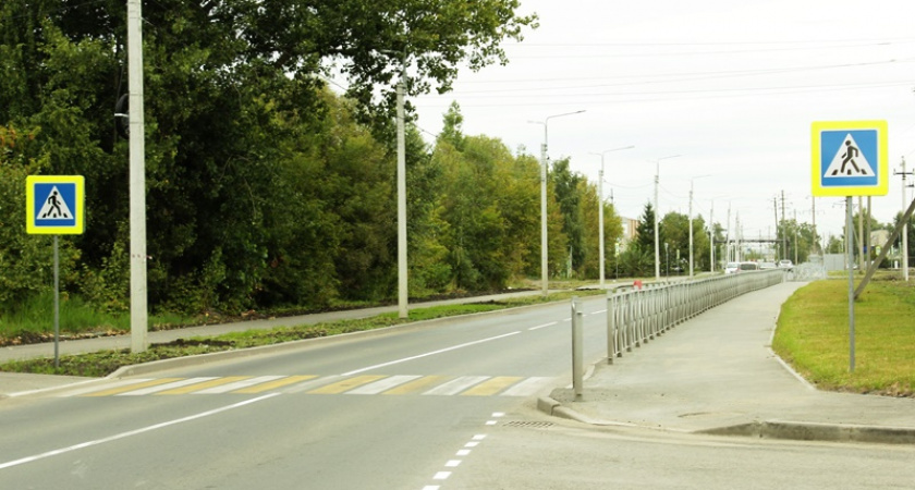 В Пензе на улице Рябова появилась дорожная разметка, новое освещение и тротуары с ограждениями