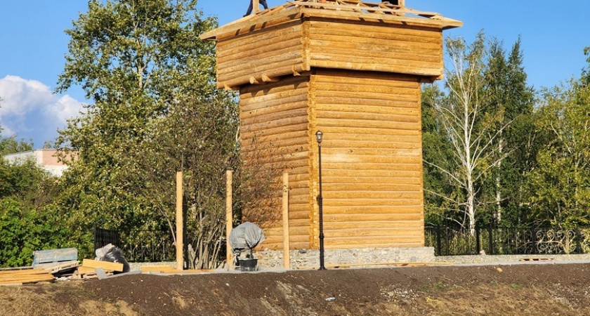 Жители делятся фото: «в Мокшане во всю продолжается реконструкция сторожевой башни»