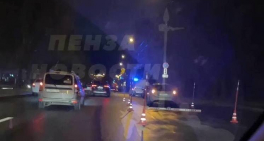 В Пензе около торгового центра "Универсам" сбили пешехода