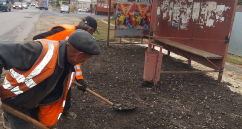 В Кузнецке в рамках месячника по благоустроству завершили ямочный ремот дороги 