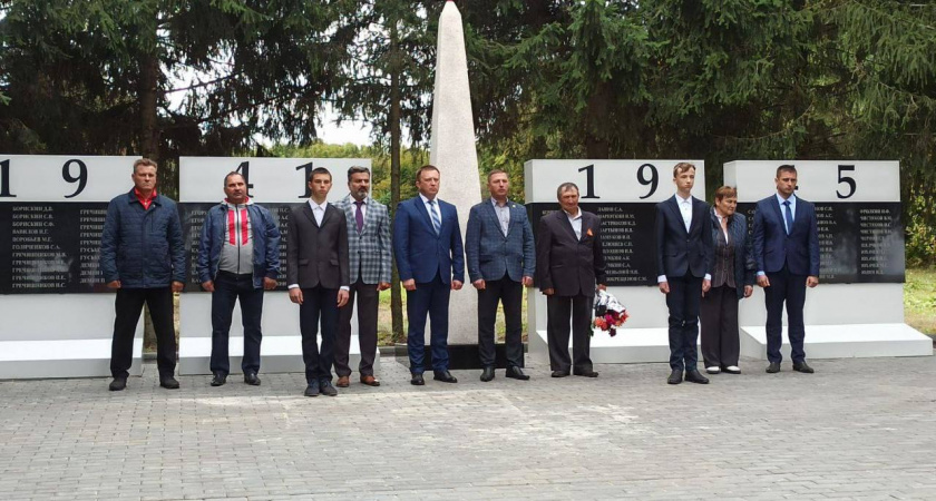 В Пачелмском районе открыли отреставрированный памятник павшим в годы ВОВ воинам