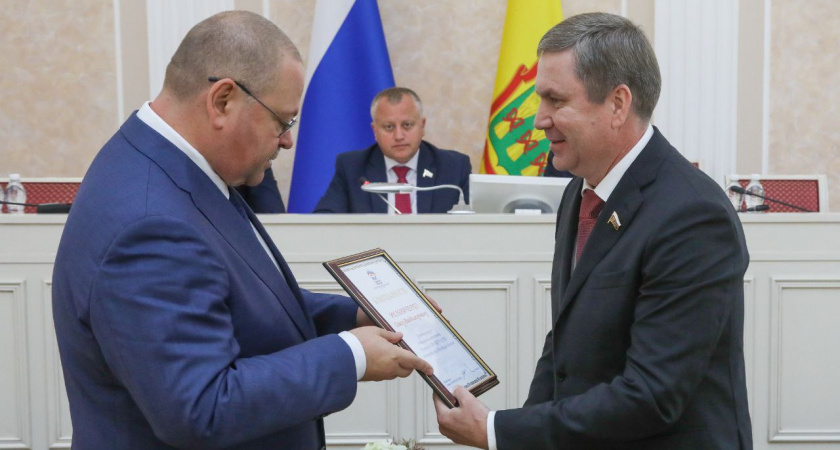 Пензенский губернатор удостоен благодарности председателя «Единой России» Дмитрия Медведева