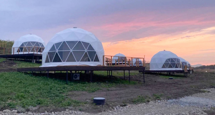 Олег Мельниченко сообщил о строительстве глэмпингов в регионе