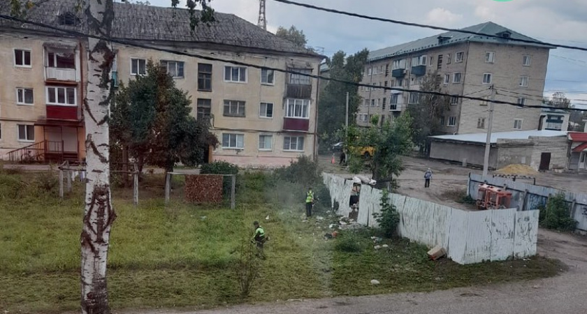 Жителей Никольска интересует восстановление ограждений контейнерной площадки по улице Ленина