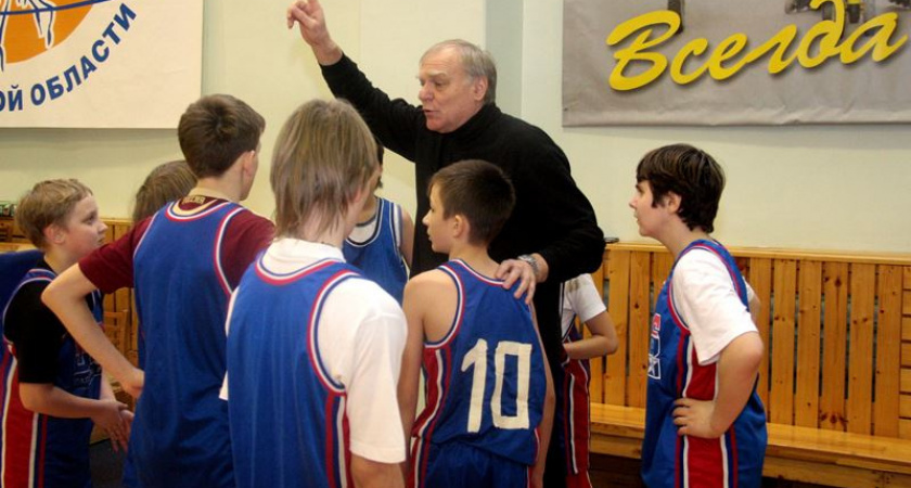 В Пензе состоится первенство города по баскетболу памяти бывшего тренера спортшколы Сергея Столова