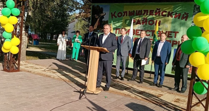 В Колышлейском районе отметили 95-летие с почетным гостем Вадимом Калининым 