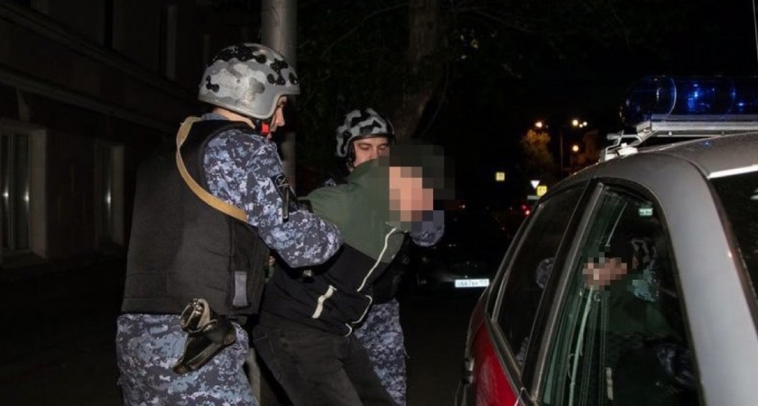 Росгвардейцы задержали 37-летнего пензенца, разбившего плазму в баре на Революционной