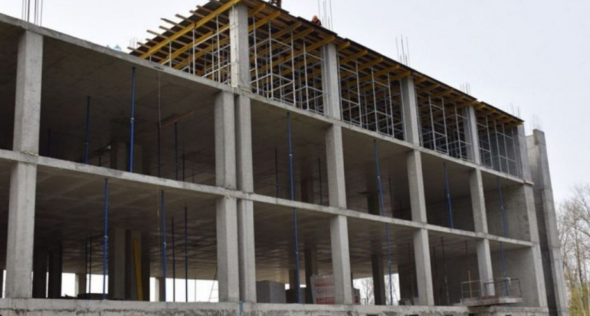 Возле новой школы в Заре построят дорогу