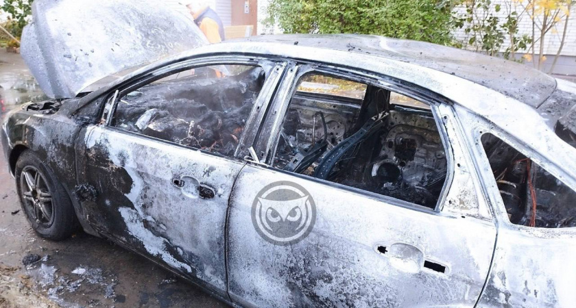 В Пензе на Ставского вспыхнул автомобиль