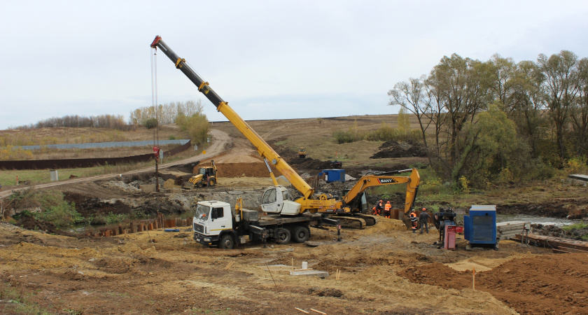 Идут работы по реконструкции моста через безымянный ручей в Спасском районе