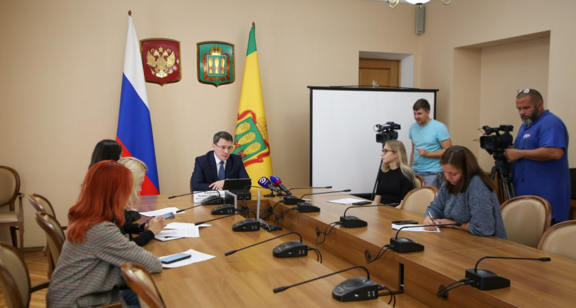 Алмаз Хакимов сообщил, что доля пензенского экспорта выросла на 30% в общем объеме в ПФО 