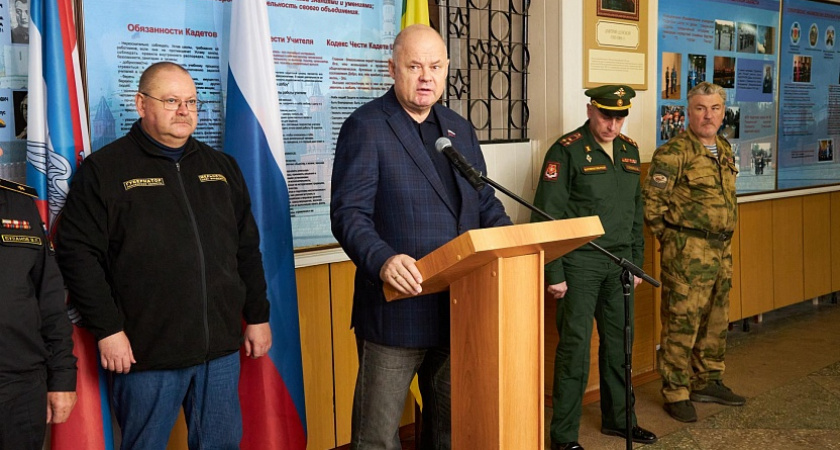 Вадим Супиков сказал напутственные слова "срочникам" первой отправки