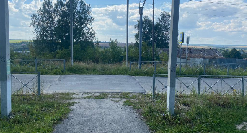 Прокуратура нашла опасный пешеходный переход у школы в Шемышейском районе 