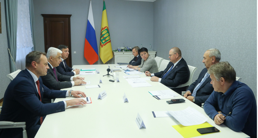 Олег Мельниченко вместе с руководителем ПАО "Россети Волга" рассмотрели вопрос об электроснабжении