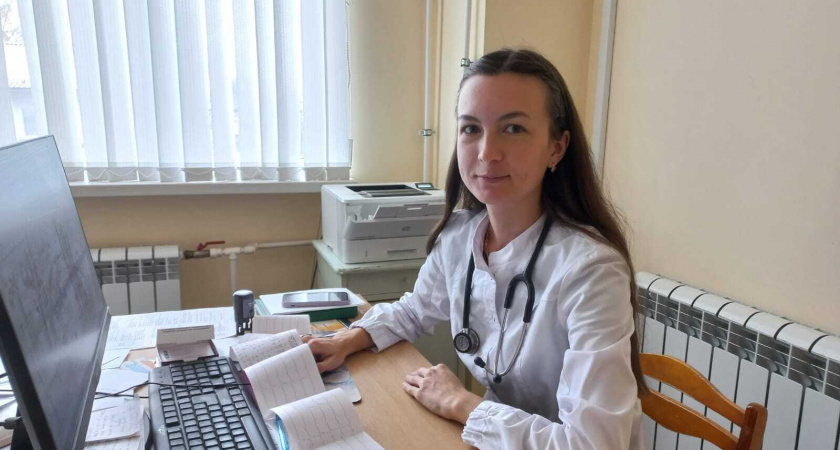 Молодой специалист Анастасия Калмыкова устроилась в Каменскую больницу на должность врач-кардилог 