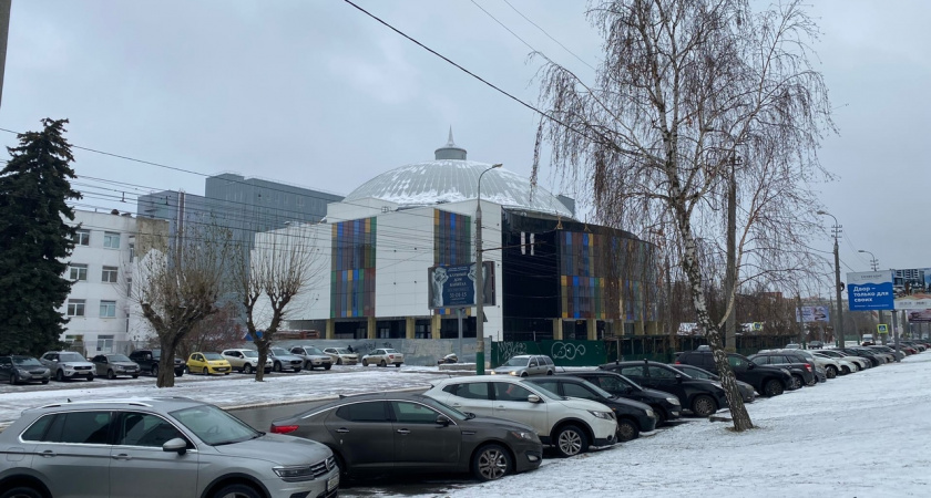 Грузовики, выезжающие со стройплощадки, загрязнили улицу Плеханова в Пензе