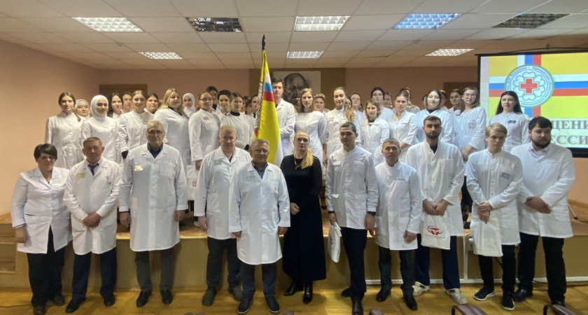 В Пензенской больнице им. Н.Н. Бурденко прошло посвящение молодых врачей