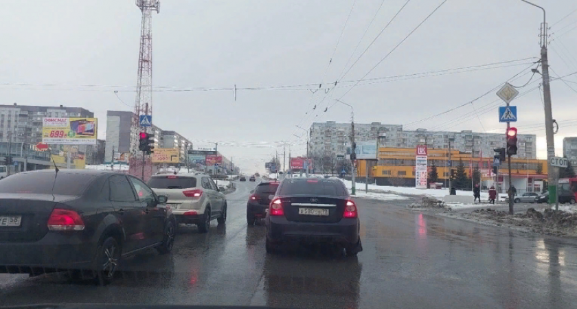 Водители загудели как миленькие: с 5 ноября на АЗС будут заправлять абсолютно бесплатно