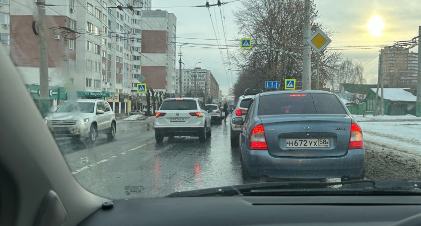 Загудели как миленькие: уже с ноября авто на АЗС будут заправлять абсолютно бесплатно