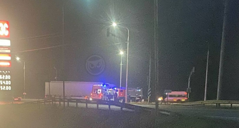 В Пензенской области столкнулись грузовик и легковушка, пострадали двое