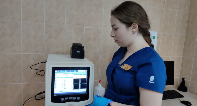 В лаборатории трех детских поликлиник купили новые анализаторы крови, стоимость 735 тысяч рублей 