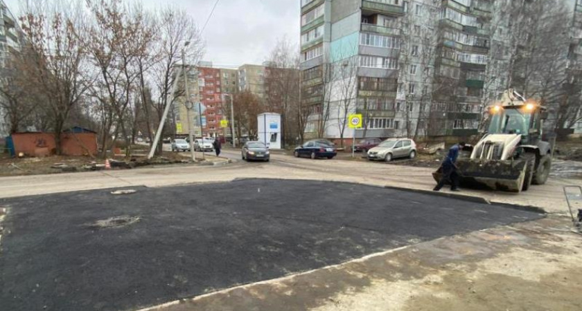 На пересечении ул. Бородина и 6-го проезда Пестеля продолжается обустройство пешеходного перехода