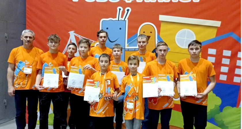 Пензенские школьники завоевал бронзу на международном фестивале робототехники