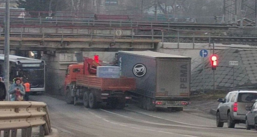 Власти Пензы пообещали расширить проблемный участок дороги под ж/д мостом