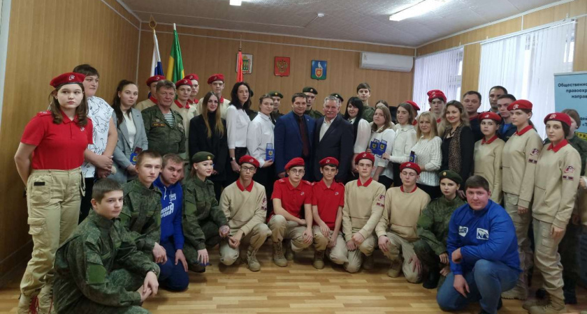 В Малосердобинском районе приняли присягу и получили личные книжки бойцы отряда «Тигр»