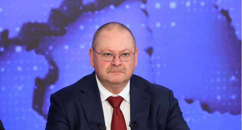 Олег Мельниченко во время "Прямой линии" рассказал о планах по строительству школ в регионе