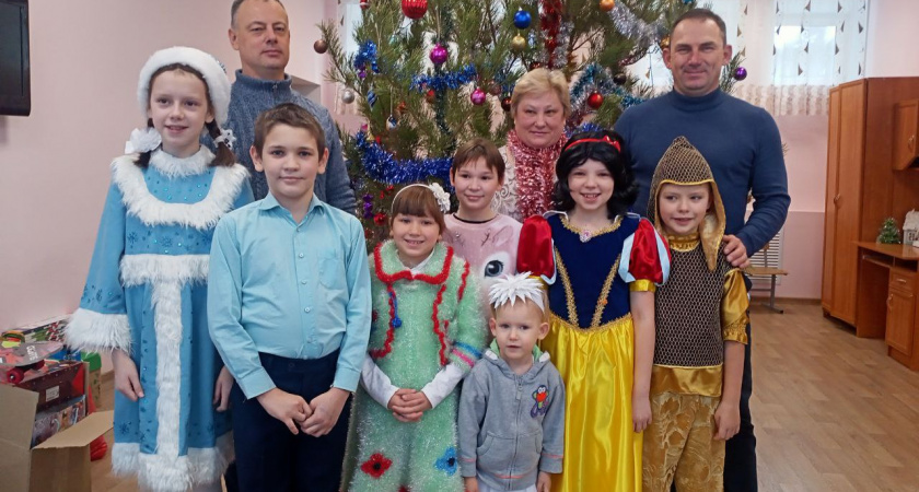 Новогоднее чудо: редакция и партнеры поздравили детей из чаадаевского приюта