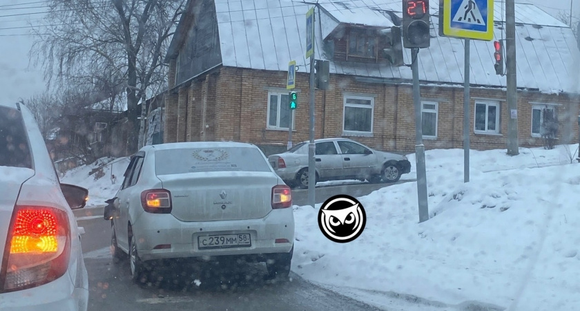 В Пензе из-за ДТП образовались пробки на двух улицах