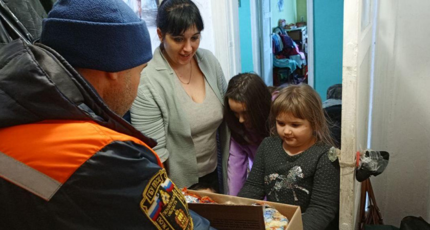 Виктор Кувайцев: жителей Полог обеспечили водой, питанием и обогревателями