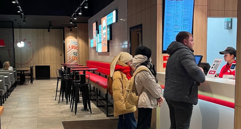 Россияне танцуют от счастья от невиданной щедрости: в феврале будет сразу 9 выходных