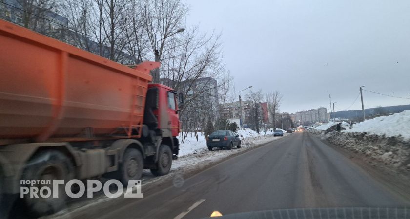 Пензенцы пожаловались на не чищеную дорогу у школы №67 по улице Лядова 